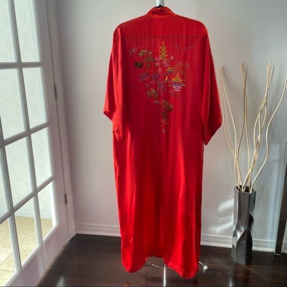 Vintage 100% Silk hand embroidered kimono robe